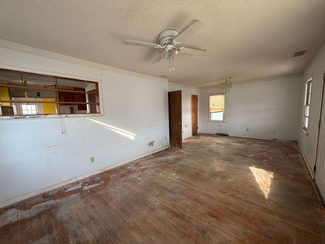 13635 Knox Avenue, Warren, MI 48089