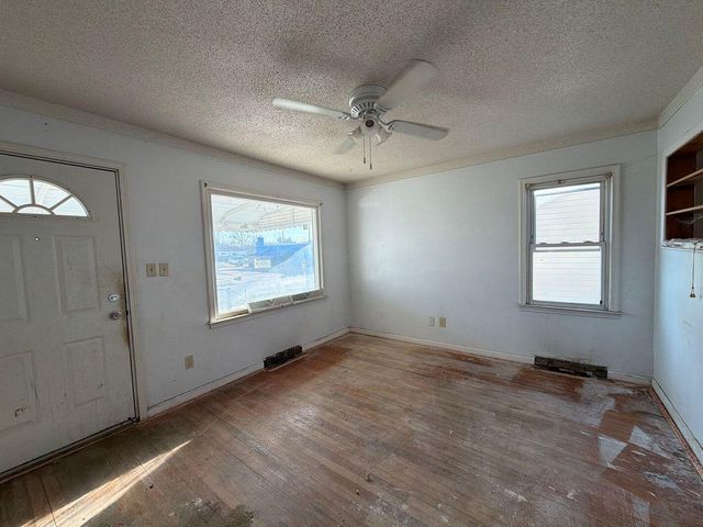 13635 Knox Avenue, Warren, MI 48089