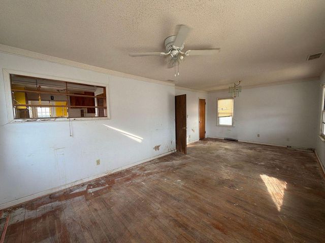 13635 Knox Avenue, Warren, MI 48089