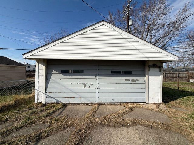 13635 Knox Avenue, Warren, MI 48089