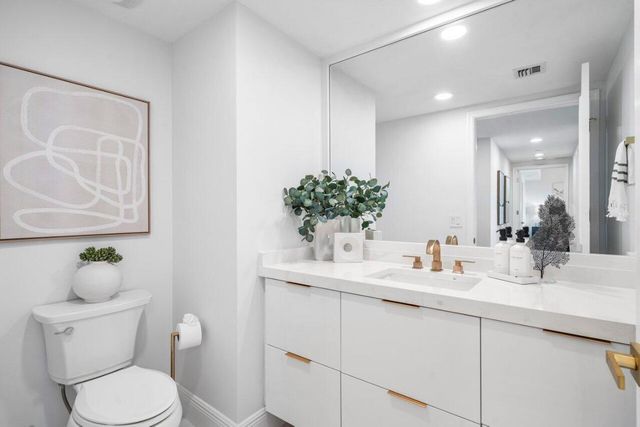 2640 Lake Shore Drive 1410, Riviera Beach, FL 33404