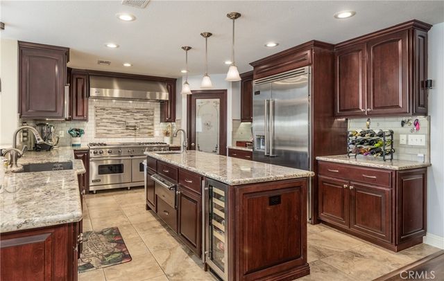 6617 Rainbow Place, Highland, CA 92346