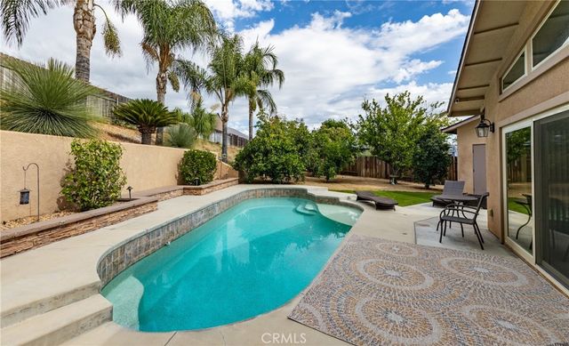 6617 Rainbow Place, Highland, CA 92346