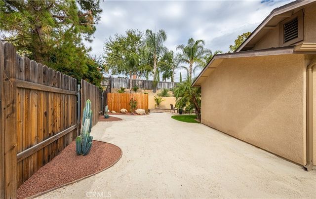 6617 Rainbow Place, Highland, CA 92346