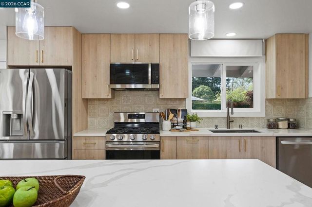 1661 Marta Dr, Pleasant Hill, CA 94523