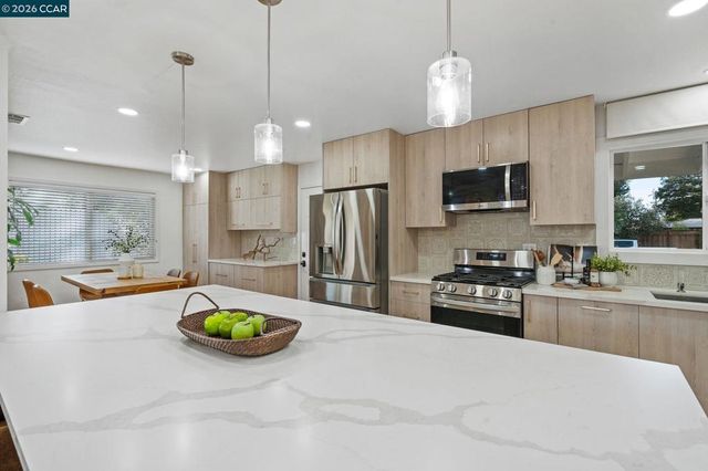 1661 Marta Dr, Pleasant Hill, CA 94523