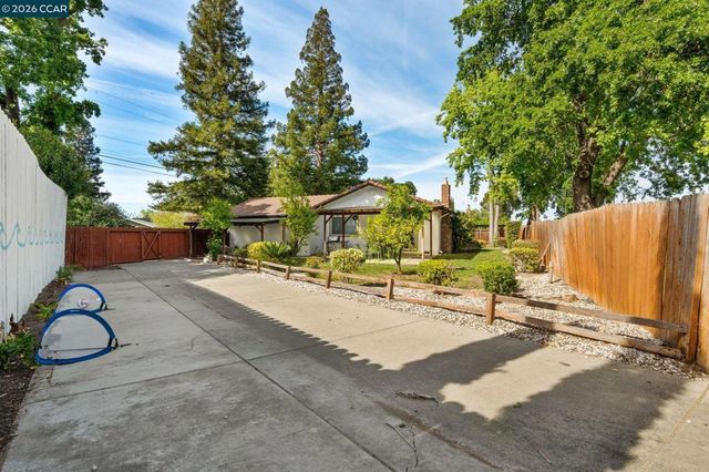 1661 Marta Dr, Pleasant Hill, CA 94523