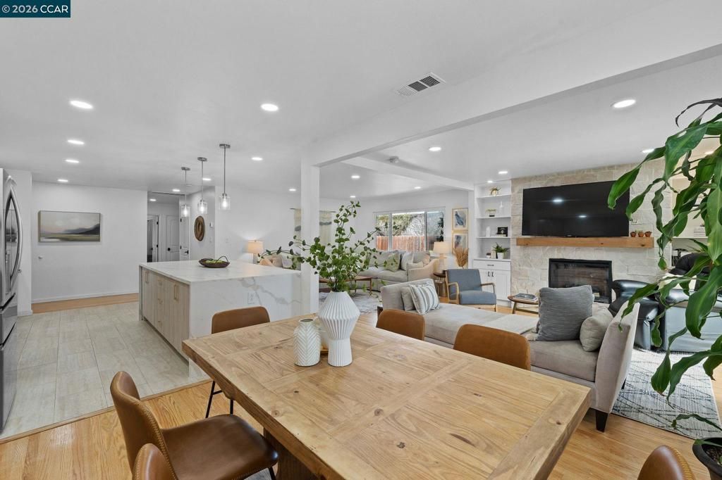 Image 14 of property listing at 1661 Marta Dr, Pleasant Hill, CA 94523