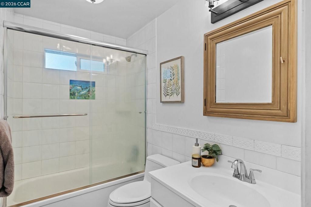 Image 22 of property listing at 1661 Marta Dr, Pleasant Hill, CA 94523