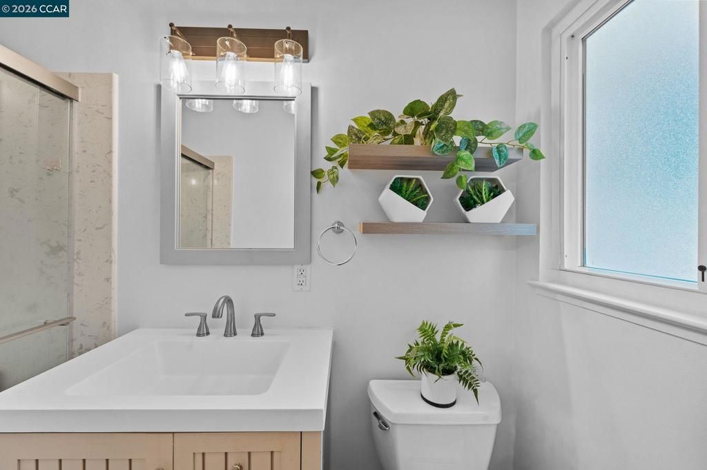 Image 27 of property listing at 1661 Marta Dr, Pleasant Hill, CA 94523