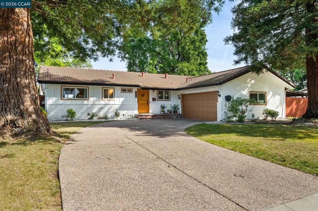 Image 3 of property listing at 1661 Marta Dr, Pleasant Hill, CA 94523