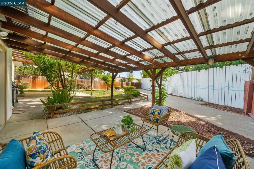 Image 35 of property listing at 1661 Marta Dr, Pleasant Hill, CA 94523