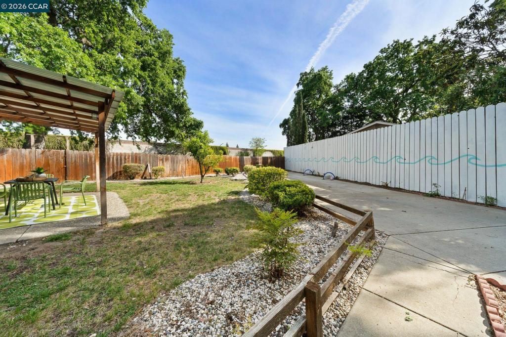 Image 36 of property listing at 1661 Marta Dr, Pleasant Hill, CA 94523