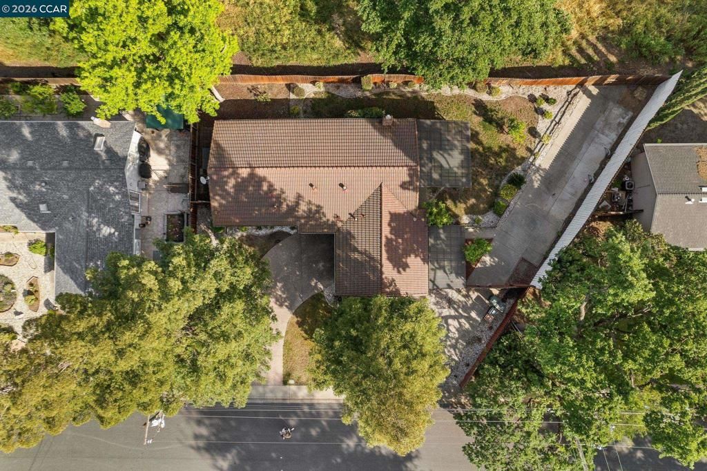 Image 38 of property listing at 1661 Marta Dr, Pleasant Hill, CA 94523