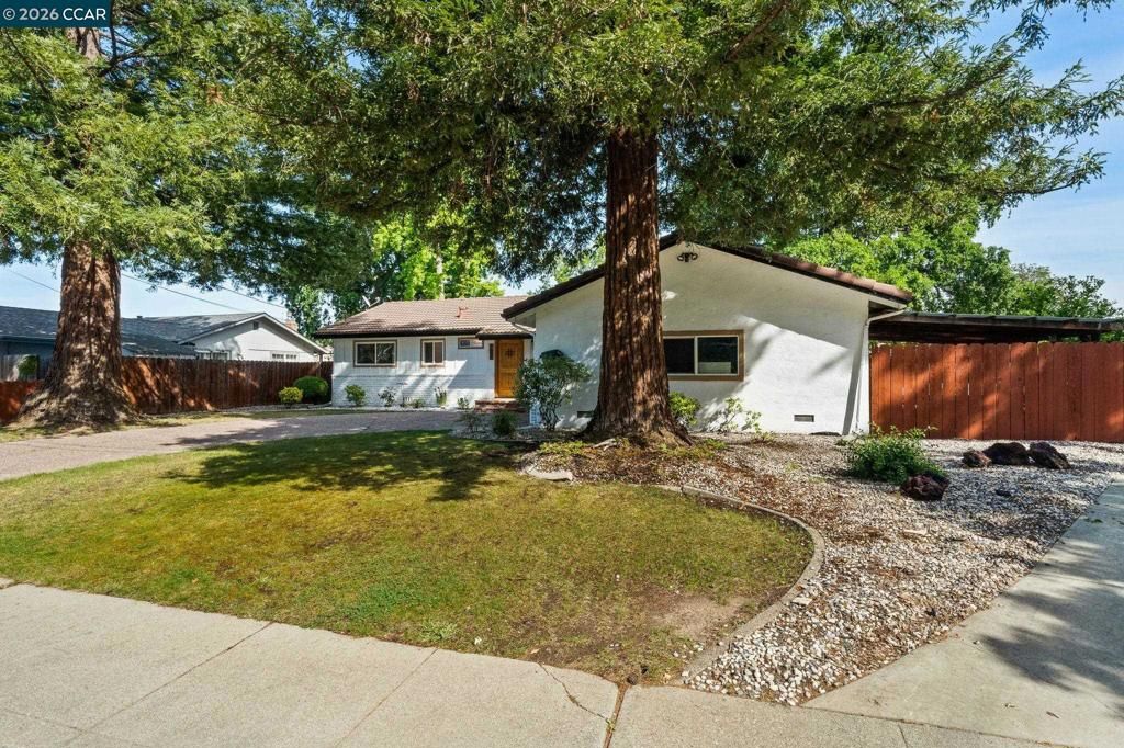 Image 5 of property listing at 1661 Marta Dr, Pleasant Hill, CA 94523