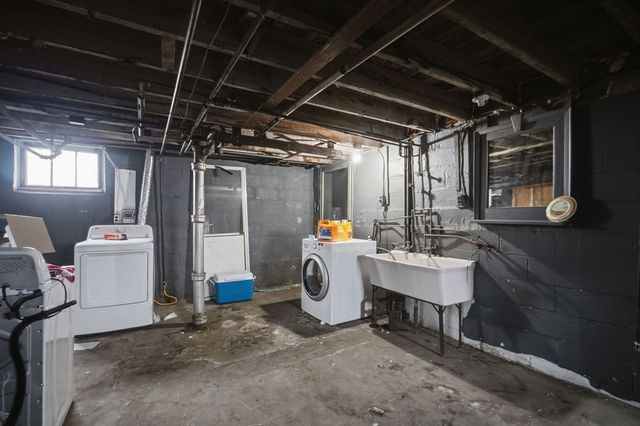 39 Baldwin St, West Springfield, MA 01089