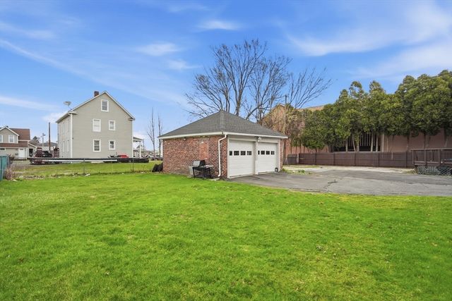 39 Baldwin St, West Springfield, MA 01089