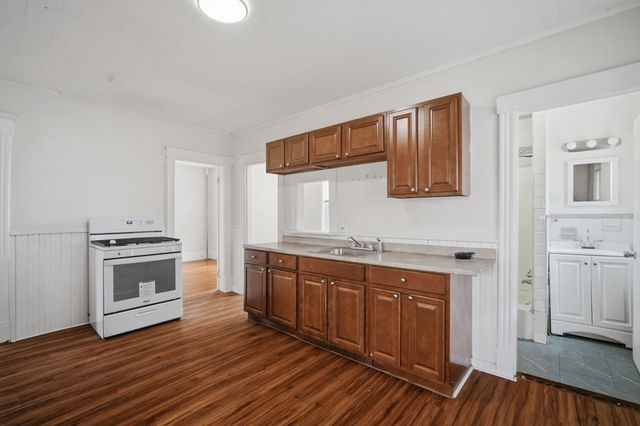 39 Baldwin St, West Springfield, MA 01089