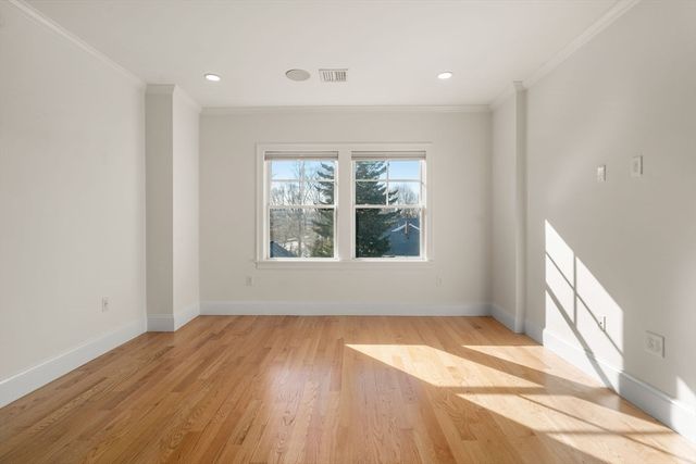 18 Robert 14, Boston, MA 02131