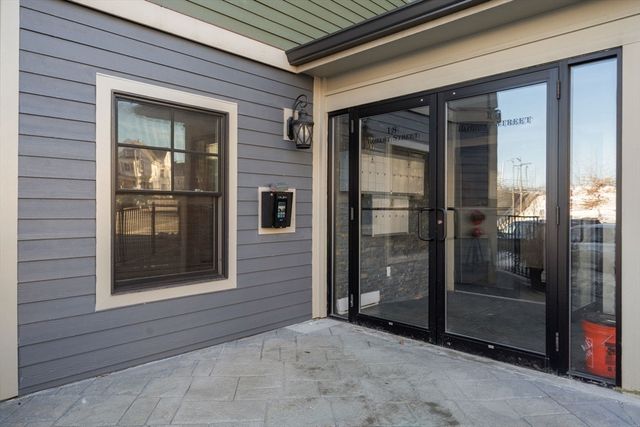 18 Robert 14, Boston, MA 02131