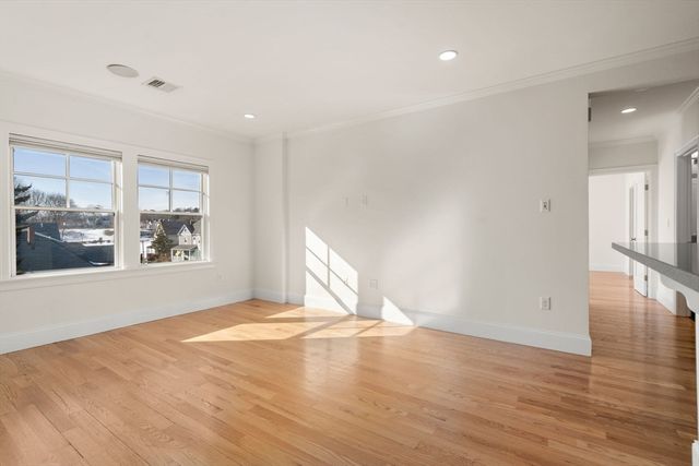 18 Robert 14, Boston, MA 02131