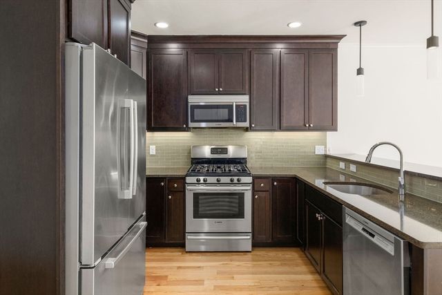 18 Robert 14, Boston, MA 02131