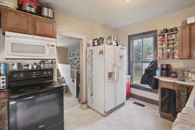 76 Budlong Street, Hillsdale, MI 49242