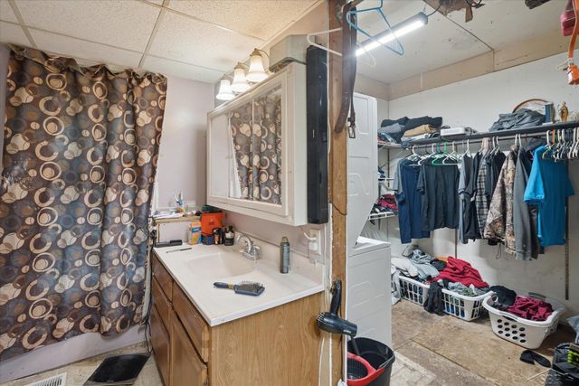 76 Budlong Street, Hillsdale, MI 49242