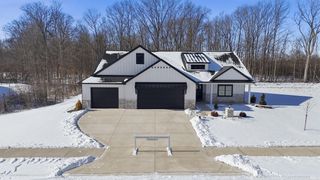 13335 Passerine Boulevard, Fort Wayne, IN 46845