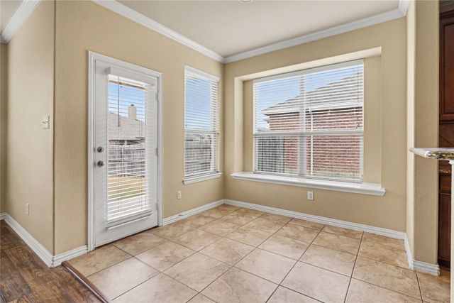 804 W Bend Boulevard, Burleson, TX 76028