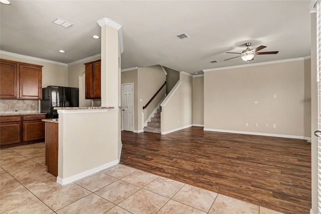 804 W Bend Boulevard, Burleson, TX 76028