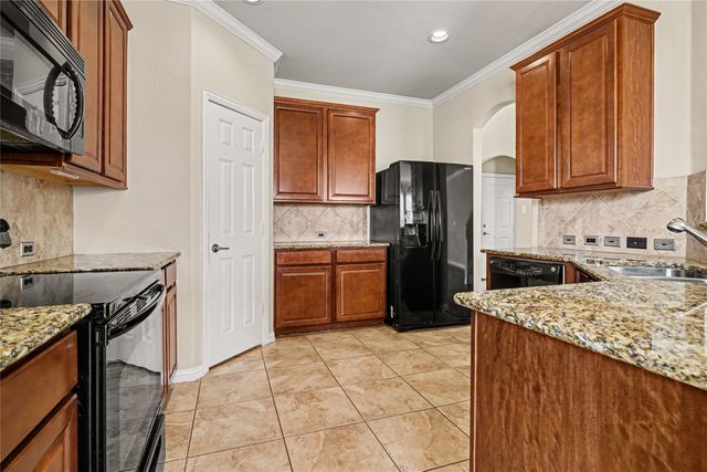 804 W Bend Boulevard, Burleson, TX 76028