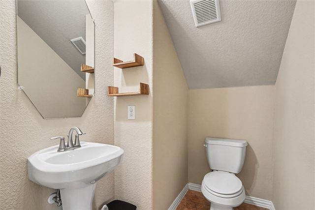 804 W Bend Boulevard, Burleson, TX 76028