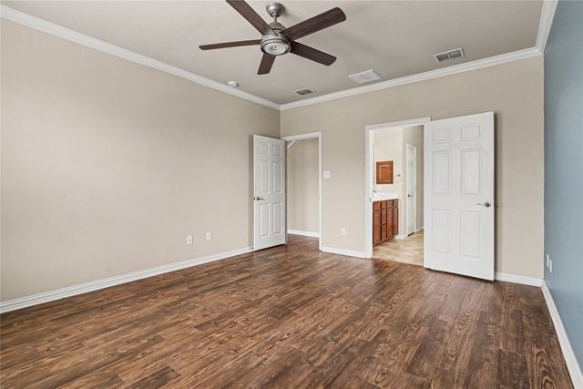 804 W Bend Boulevard, Burleson, TX 76028