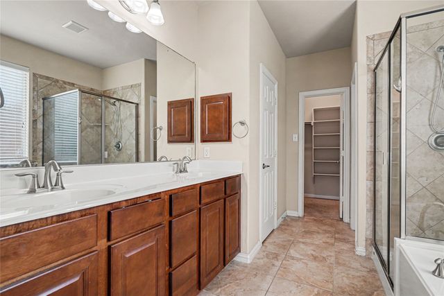 804 W Bend Boulevard, Burleson, TX 76028