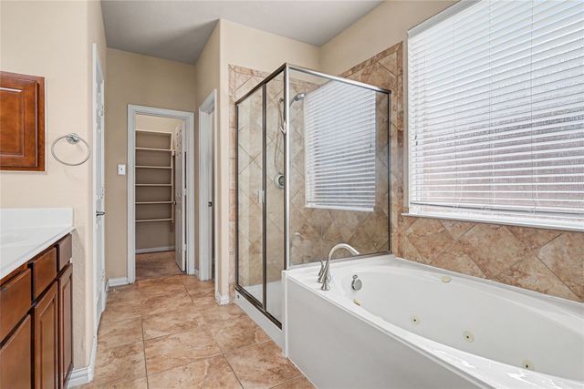 804 W Bend Boulevard, Burleson, TX 76028