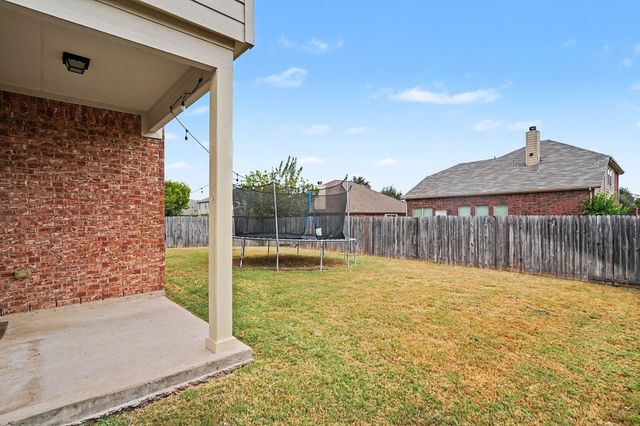 804 W Bend Boulevard, Burleson, TX 76028