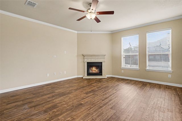 804 W Bend Boulevard, Burleson, TX 76028
