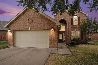 804 W Bend Boulevard, Burleson, TX 76028