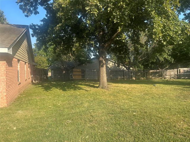8710 E 60th Street, Tulsa, OK 74145