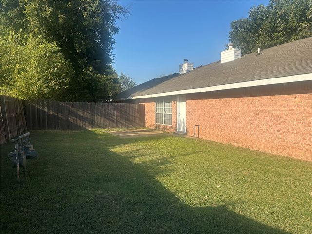 8710 E 60th Street, Tulsa, OK 74145