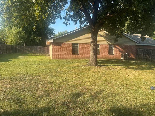 8710 E 60th Street, Tulsa, OK 74145