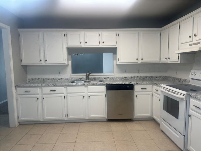 8710 E 60th Street, Tulsa, OK 74145