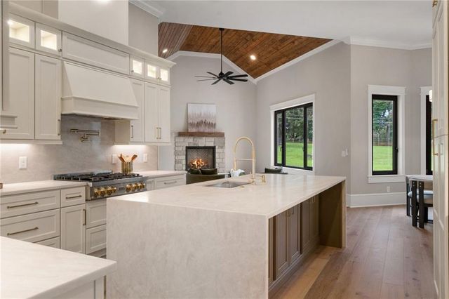 1020 West Court, Canton, GA 30115