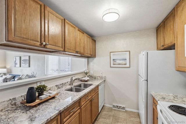 7700 W Glasgow Place 18D, Littleton, CO 80128