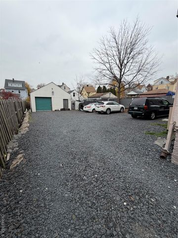 6163 Horton Avenue, New Rochelle, NY 10801