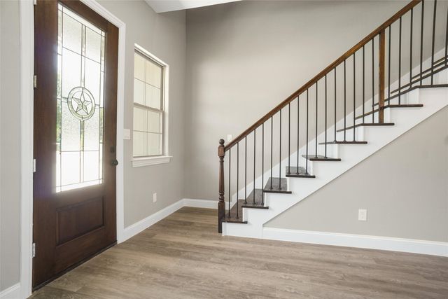 5859 Black Pine Circle, Granbury, TX 76048