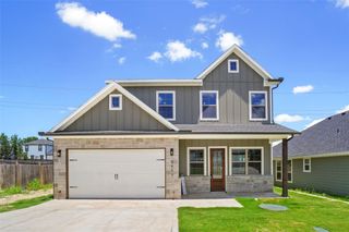 5859 Black Pine Circle, Granbury, TX 76048