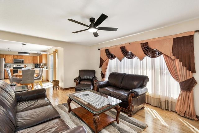 909 SE 5th Street, Ankeny, IA 50021