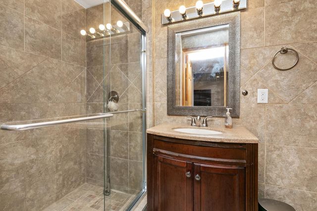 909 SE 5th Street, Ankeny, IA 50021